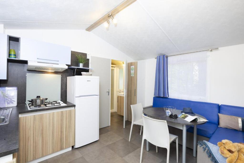 Camping Ushuaia Villages Au Bois Joli Andryes Екстер'єр фото