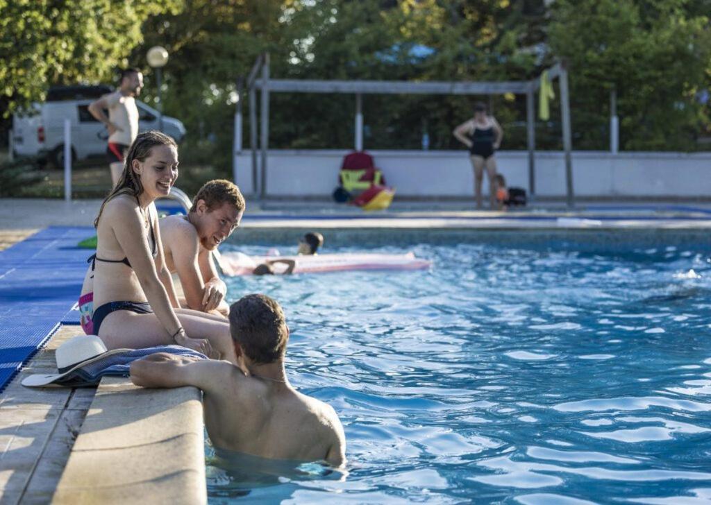 Camping Ushuaia Villages Au Bois Joli Andryes Екстер'єр фото